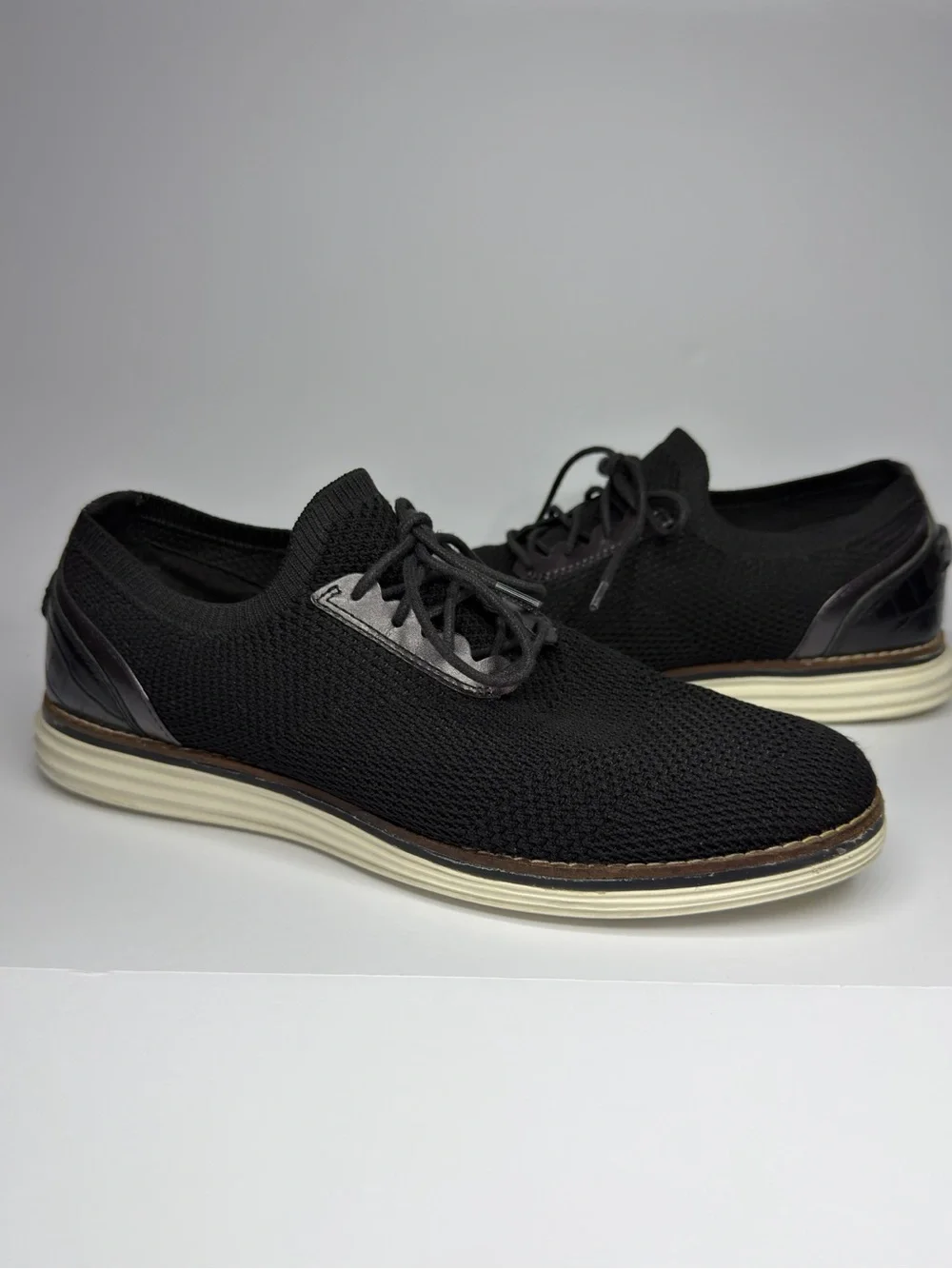 Men’s Black Knit Casual Dress Shoes Size 10B Lace Up Comfort Sneakers